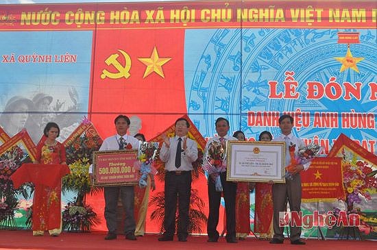Quỳnh Liên đã tổ chức lễ đón nhận danh hiệu Anh hùng Lực lượng vũ trang và Bằng công nhận đạt chuẩn nông thôn mới
