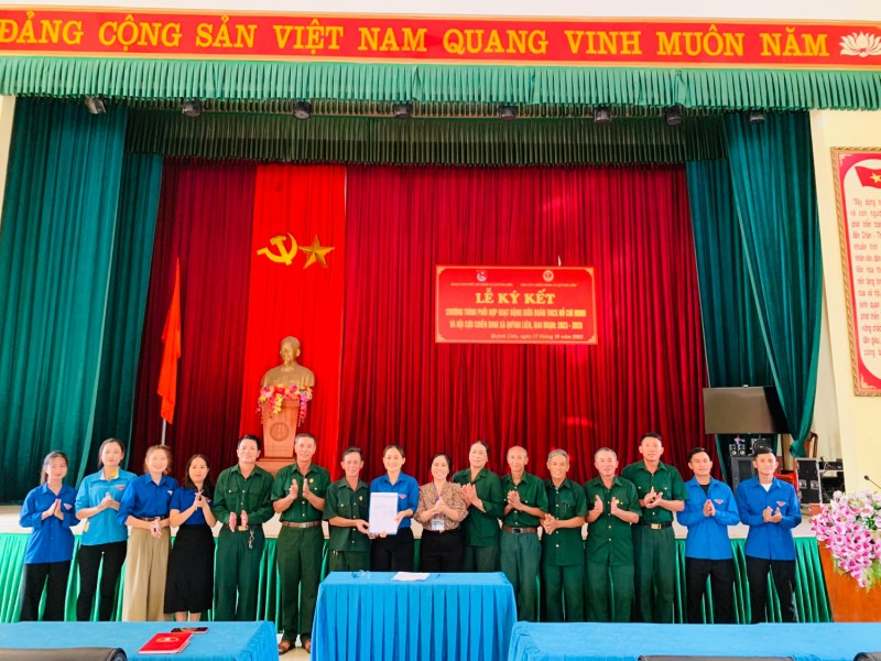 Lễ ký kết Chương trình phối hợp hoạt động giữa Đoàn thanh niên và hội Cựu chiến binh xã Quỳnh Liên, giai đoạn 2023 -2028