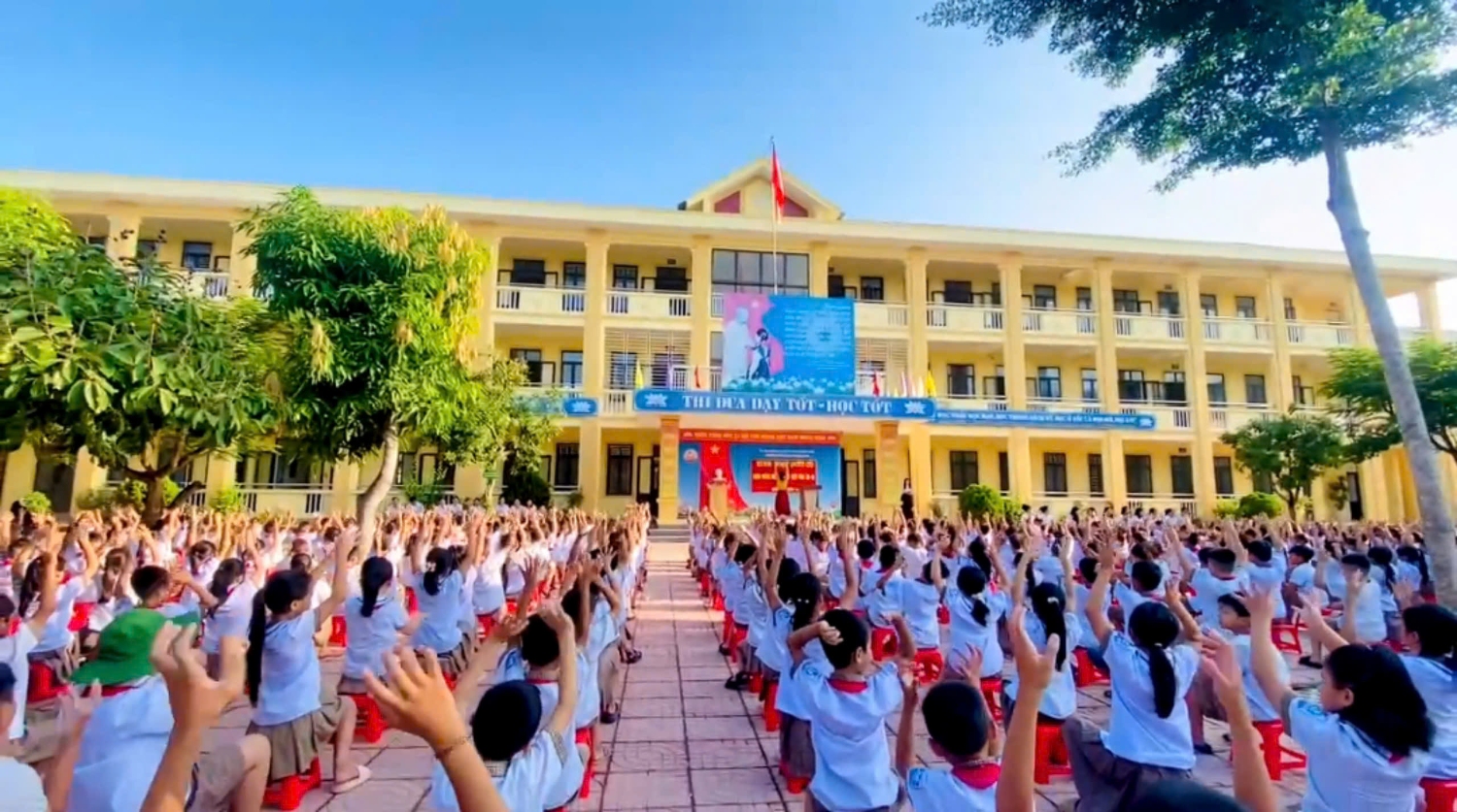 Xây dựng trường, lớp học “xanh - sạch - đẹp - an toàn”